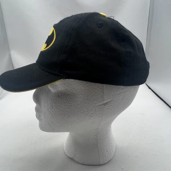 Youth Batman Fitted One‎ Size Hat - Picture 2 of 5